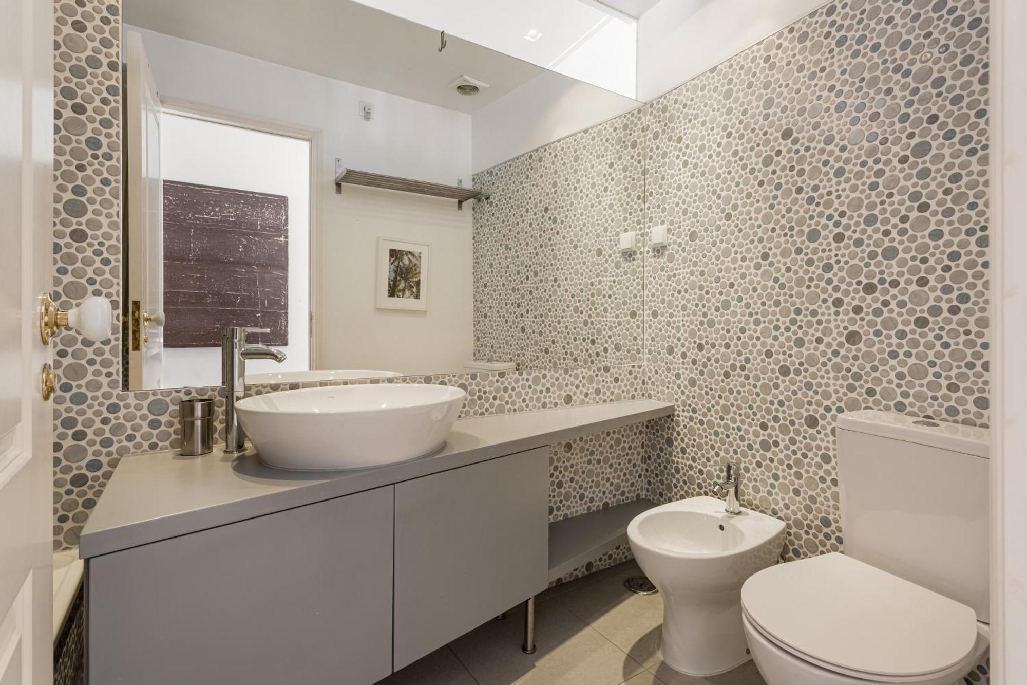 Joivy Delightful 2-bed Flat Near Park * Lissabon