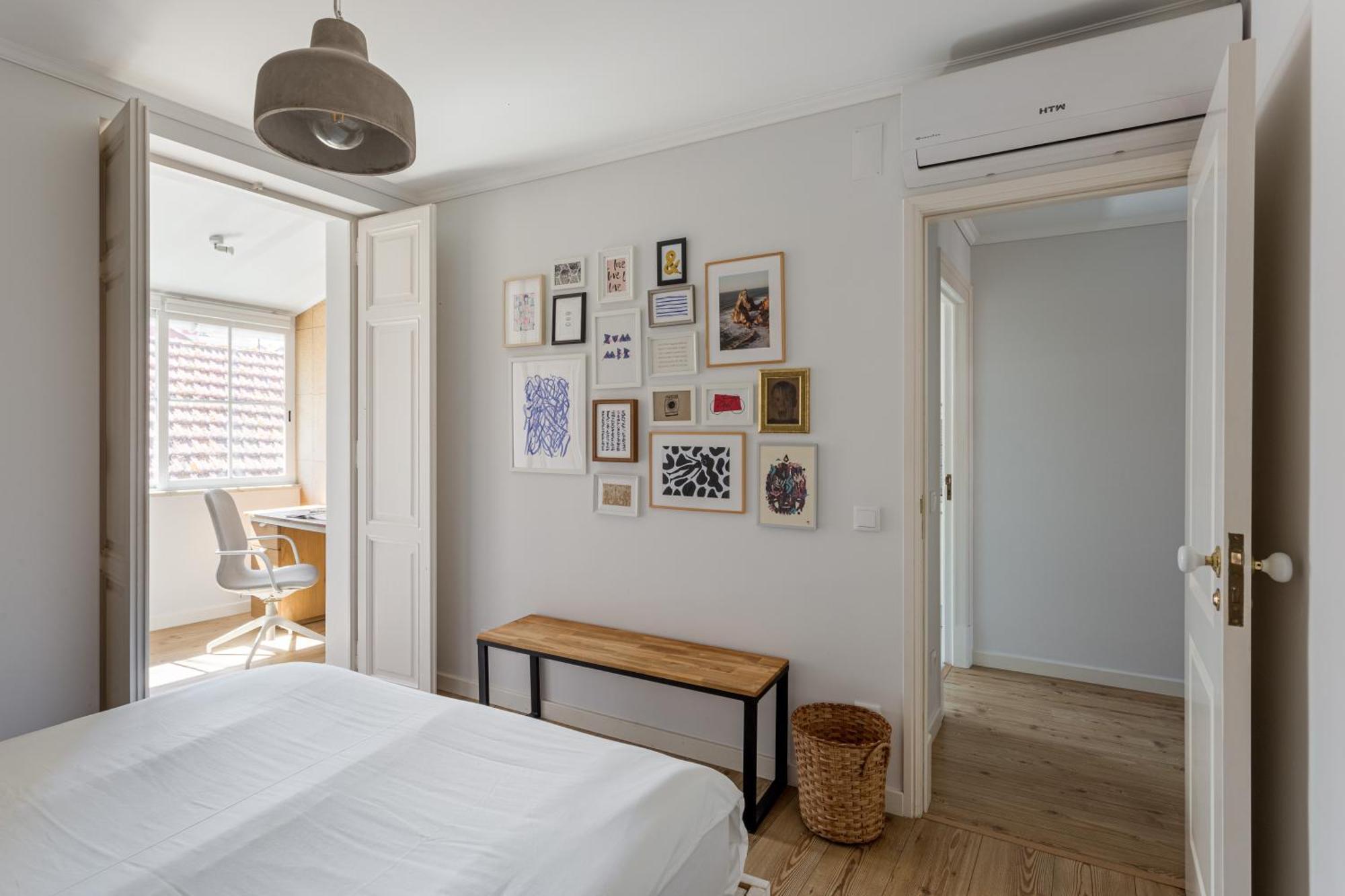 Joivy Delightful 2-bed Flat Near Park Lissabon