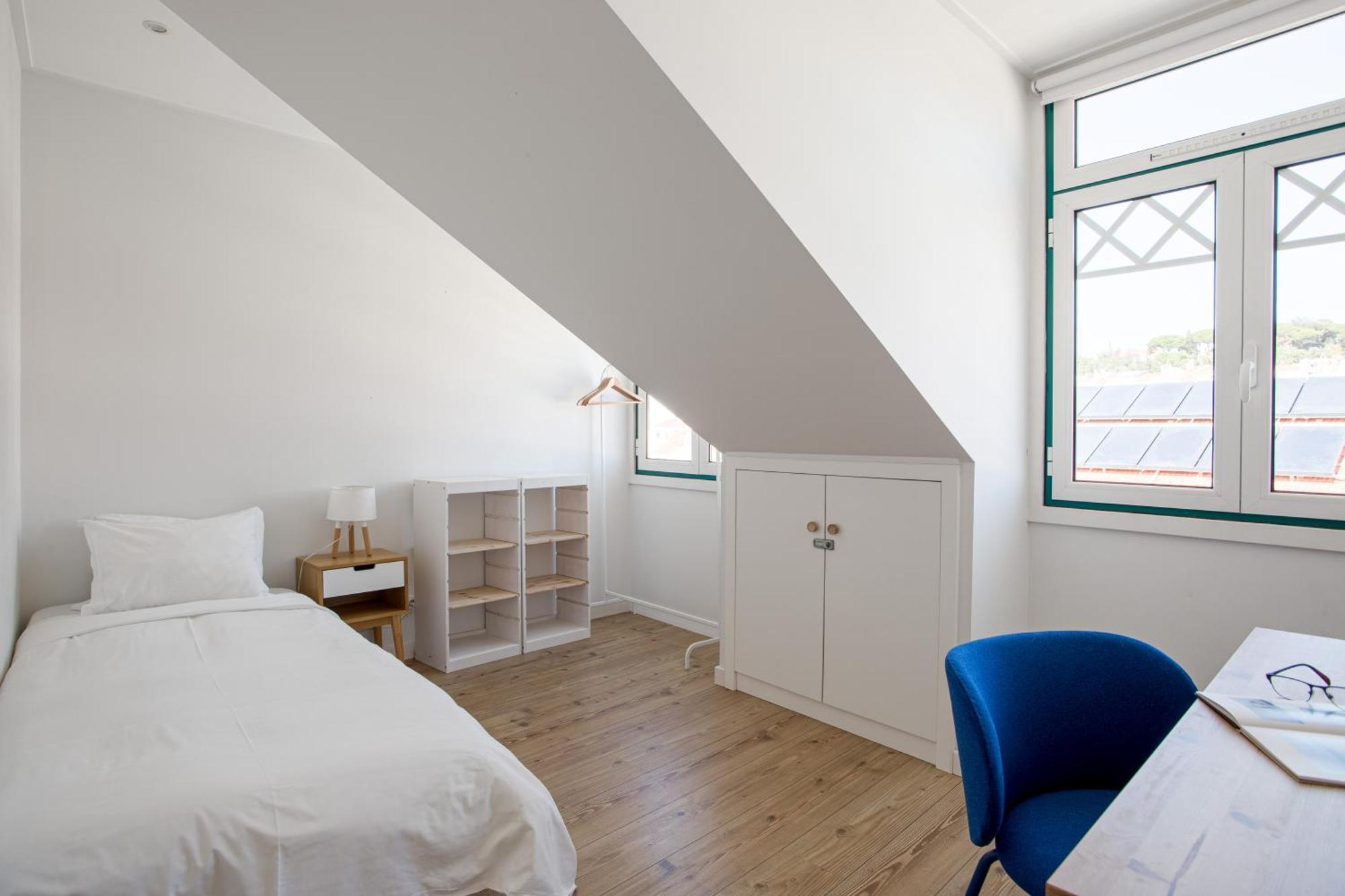 Joivy Delightful 2-bed Flat Near Park Apartment Lisbon